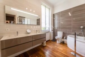 Saint Laurent d'Arce - Elégante propriété dans un écrin de verdure