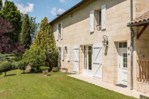 Saint Laurent d'Arce - Elégante propriété dans un écrin de verdure