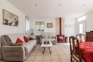 Saint Laurent d'Arce - Elégante propriété dans un écrin de verdure