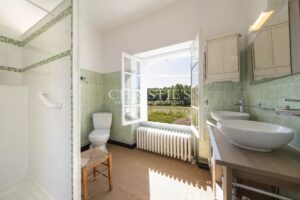 CHARENTE – TRES BELLE LONGERE