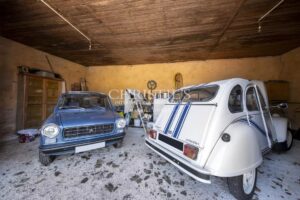 CHARENTE – TRES BELLE LONGERE