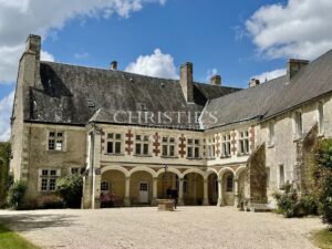 Château historique de la vallée de la Loire, superbement rénové, dans son parc de 5 hectares.