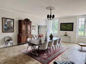 Château historique de la vallée de la Loire, superbement rénové, dans son parc de 5 hectares.