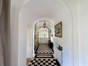 Château historique de la vallée de la Loire, superbement rénové, dans son parc de 5 hectares.