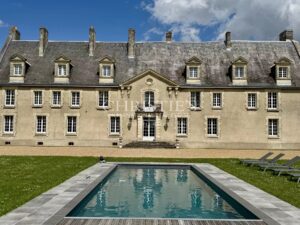 Château historique de la vallée de la Loire, superbement rénové, dans son parc de 5 hectares.