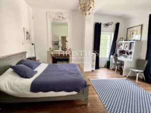 Château historique de la vallée de la Loire, superbement rénové, dans son parc de 5 hectares.