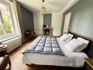 Château historique de la vallée de la Loire, superbement rénové, dans son parc de 5 hectares.