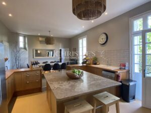 St Emilion - Élégante propriété avec vue sur les vignes, au cœur du village