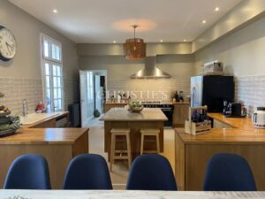 St Emilion - Élégante propriété avec vue sur les vignes, au cœur du village