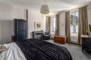 St Emilion - Élégante propriété avec vue sur les vignes, au cœur du village