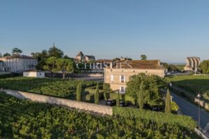 St Emilion - Élégante propriété avec vue sur les vignes, au cœur du village