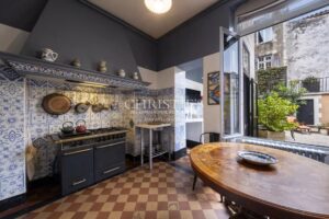 LA ROCHELLE HYPER-CENTRE - Maison de caractère avec 5 chambres à deux pas du Vieux-Port et des commerces