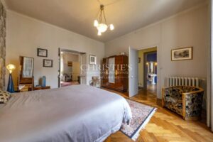 LA ROCHELLE HYPER-CENTRE - Maison de caractère avec 5 chambres à deux pas du Vieux-Port et des commerces