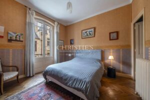 LA ROCHELLE HYPER-CENTRE - Maison de caractère avec 5 chambres à deux pas du Vieux-Port et des commerces