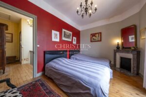 LA ROCHELLE HYPER-CENTRE - Maison de caractère avec 5 chambres à deux pas du Vieux-Port et des commerces