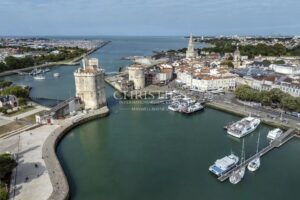 LA ROCHELLE HYPER-CENTRE - Maison de caractère avec 5 chambres à deux pas du Vieux-Port et des commerces