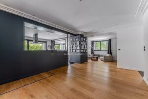 PESSAC - VILLA D'EXCEPTION AU COEUR DU QUARTIER DU CASINO