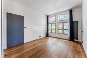 PESSAC - VILLA D'EXCEPTION AU COEUR DU QUARTIER DU CASINO