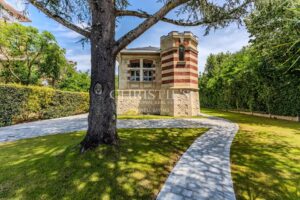 PESSAC - VILLA D'EXCEPTION AU COEUR DU QUARTIER DU CASINO