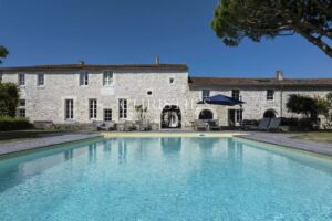 Superbe propriété historique à deux pas des plages proche La Rochelle