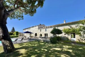 Superbe propriété historique à deux pas des plages proche La Rochelle