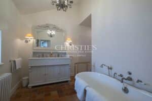 Superbe propriété historique à deux pas des plages proche La Rochelle