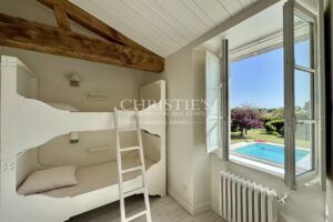 Superbe propriété historique à deux pas des plages proche La Rochelle