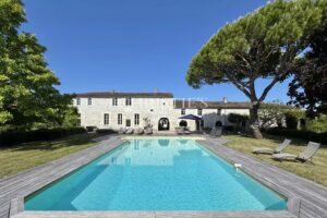 Superbe propriété historique à deux pas des plages proche La Rochelle