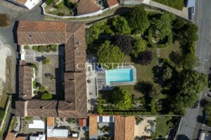 Superbe propriété historique à deux pas des plages proche La Rochelle