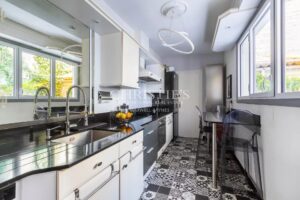 Bordeaux Fondaudège: 4-bedroom family house with exterior