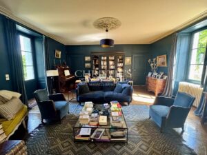 Magnifique propriété sur plus de 12 hectares de terrain dans une campagne idyllique au cœur de la vallée de la Loire