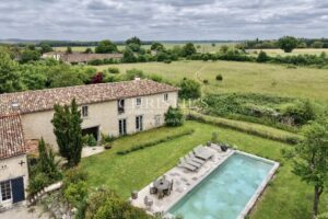 Exclusivité : Maison de Maître rénovée entre Bordeaux et Angoulême