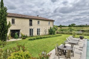 Exclusivité : Maison de Maître rénovée entre Bordeaux et Angoulême