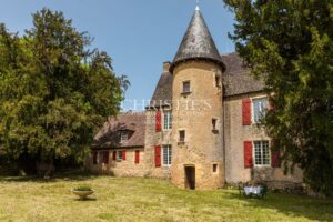 Joyau Architectural du XVIe Siècle avec Classement Patrimonial – Périgord Noir