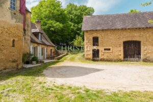 Joyau Architectural du XVIe Siècle avec Classement Patrimonial – Périgord Noir