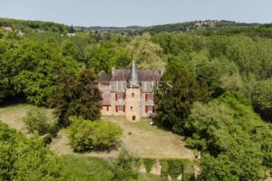 Joyau Architectural du XVIe Siècle avec Classement Patrimonial – Périgord Noir