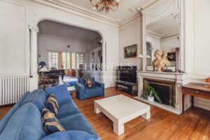 Bordeaux – Saint-Genès | Hôtel Particulier à Rénover avec Jardin de 550 m² et Piscine