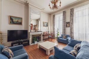 Bordeaux – Saint-Genès | Hôtel Particulier à Rénover avec Jardin de 550 m² et Piscine