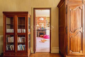 Bordeaux – Saint-Genès | Hôtel Particulier à Rénover avec Jardin de 550 m² et Piscine