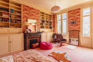 Bordeaux – Saint-Genès | Hôtel Particulier à Rénover avec Jardin de 550 m² et Piscine