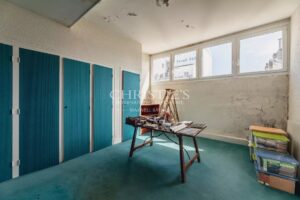 Bordeaux – Saint-Genès | Hôtel Particulier à Rénover avec Jardin de 550 m² et Piscine