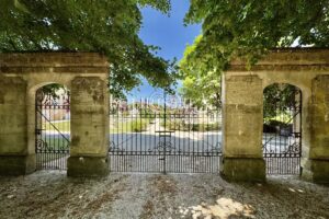 Superbe Domaine Rénové du XIXe Siècle au Cœur de la Sud Charente