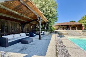 Superbe Domaine Rénové du XIXe Siècle au Cœur de la Sud Charente