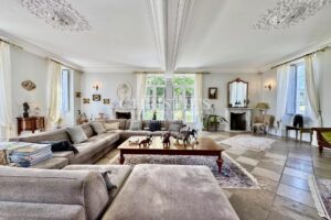 Superbe Domaine Rénové du XIXe Siècle au Cœur de la Sud Charente