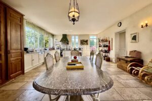 Superbe Domaine Rénové du XIXe Siècle au Cœur de la Sud Charente