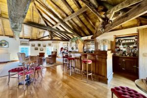 Superbe Domaine Rénové du XIXe Siècle au Cœur de la Sud Charente