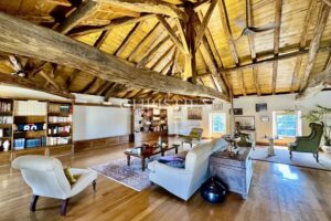 Superbe Domaine Rénové du XIXe Siècle au Cœur de la Sud Charente