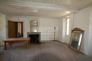 Character property to renovate - Vineyard - Outbuildings - Lovely park - Quiet and discreet