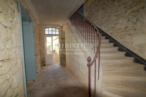 Character property to renovate - Vineyard - Outbuildings - Lovely park - Quiet and discreet