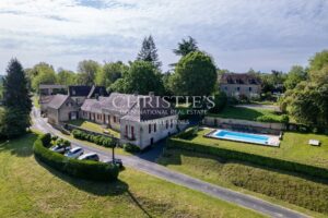 Belle propriété en pierre avec vues sur la Dordogne